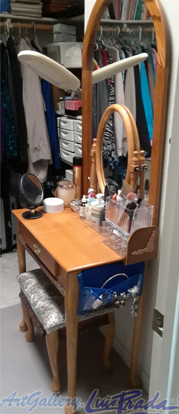 dressing_table_back_stops_in_place_final1.png