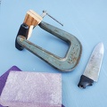 Knife Handle. Using Sandpaper - Cacha de Cuchillo. Usando el Papel de Lija