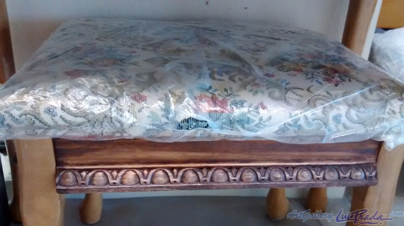 Vanity Table Bench Repair - Reparación de Banco de Tocador
